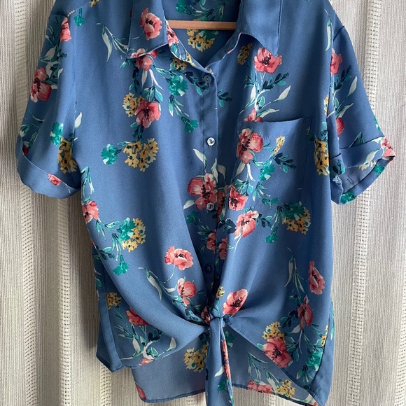 Pink Rose Tops - Floral button up crop top